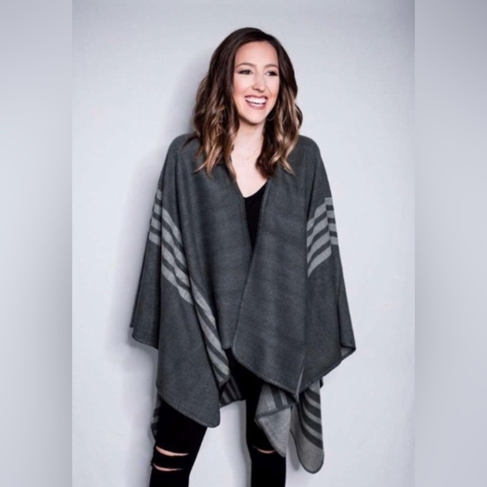 BB Dakota Poncho One Size Charcoal
